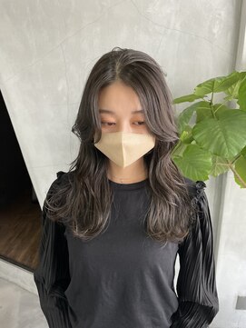 ティティ(TiTi) カーテンバング×グレージュカラー[TiTi_栗林れい]