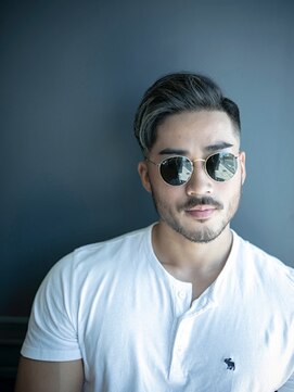 カーウォッシュバーバー(CARWASH BARBER) サイドグラデーション七三オールバック