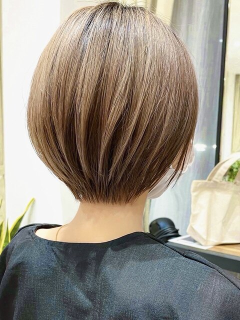 簡単スタイリングショートボブヘア前髪あり小顔つや髪