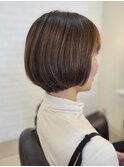 耳かけショートボブ　絶壁解消ヘア　クビレショート