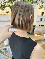 イロ(ilo created by grace)&nbsp;ワンレンボブ/ハイトーンボブ/ブリーチカラー/コンパクトボブ