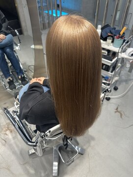 シー(shii..) 《shii.. /稲葉》#ケアブリーチ#ミルクティーベージュ