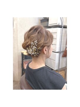 ナッツヘアー 結婚式ヘアアレンジ（ボブ）