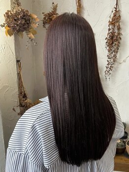 人気のAujuaのトリートメントで、今までにない艶髪に♪指通りなめらかな憧れの美髪に導きます！