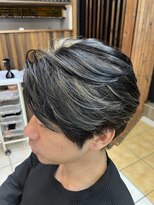 クオリス 上板橋店(QUALIS)&nbsp;清潔感◎センターパート白髪ぼかしハイライト