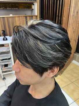 クオリス 上板橋店(QUALIS) 清潔感◎センターパート白髪ぼかしハイライト