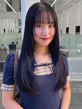 ニトバイアンキシム(nit by ahnkism) レイヤーカット顔まわりストレートロングレイヤー堀江