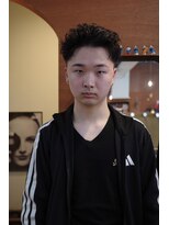 エディ(Edy)&nbsp;メンズウルフカットスパイキーショートスキンフェード眉毛カット