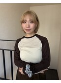  ハイトーンベージュショートボブ