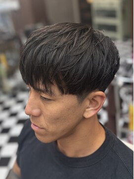 フランクス バーバー ウエストトウキョウ 吉祥寺店(FRANK’S BARBER WEST TOKYO) 波巻きツイストスパイラルリバースセンターパートパH