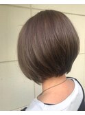 前下がりショートボブ×マット系カラー