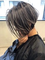 トルネード(TORNADO)&nbsp;外国人風ハイライトバレイヤージュショートボブ  グレージュ