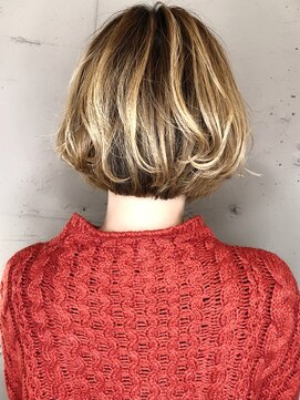 セシルヘアー(CECIL hair) CECIL下北沢／代々木上原　ハイトーンミニボブスタイル