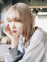 エリマ 調布(elima)&nbsp;ハイトーンベージュミディ ケアブリーチ くびれヘア 前髪あり