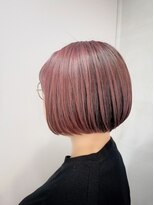 ルーファス メグロ(Ruufus Meguro) 白髪ぼかしショートボブ×ミニボブ×ラズベリーカラー202404