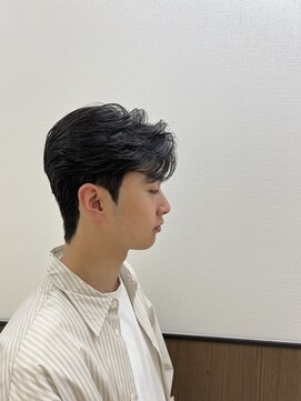 ステージ(STAGE) ダウンパーマ　韓国メンズヘア　カルマパーマ　センターパート