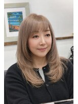 フォーク(FOLK)&nbsp;YAMATO 白髪染めを使わないレイヤーカット　白髪ぼかし