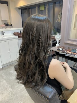 ファブ 銀座(fav) オリーブ系グレーアッシュ