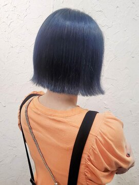 フロール(Flor) 【flor 戸塚】*切りっぱなしボブ+ネイビーブルー*