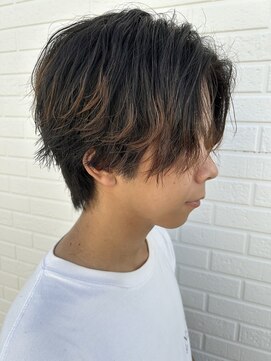 ヒュイル バイ ニアウ(Hwyl by Niau) メンズマッシュセンターパートスパイラルパーマニュアンスパーマ