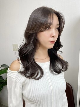 ルーナ(Luna) 透明感グレージュ センターパート