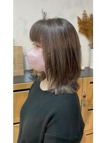 ノア(noa.)&nbsp;白髪を楽しむ楽しむ透明感のあるアッシュベージュ