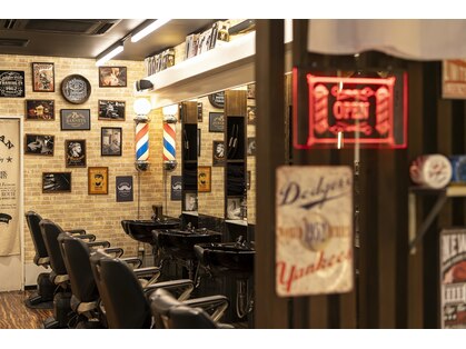 バーニーズ バーバークラブ(BARNEYS BARBER CLUB)の写真