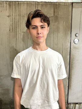 ロイジー(roijir) メンズパーマ×ハイライト