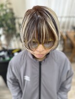 ラウラアンドロー(LAURA&RO) ショート顔周りレイヤーハイトーンダブルブリーチデザインカラー