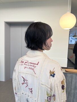 ローレンアオ(LOREN AO) イメチェン/ホワイトブロンド/外ハネボブ/美髪/栄矢場