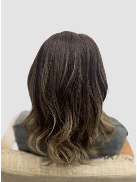 レア(Lea) ミディアム×グラデーション