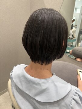 ロエ(Lowe') 顔周りレイヤーショート