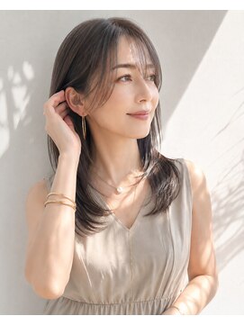 アッシュ 学芸大学店(Ash) ミディアムレイヤー/大人女性/シルバーグレー/脱白髪染め