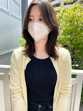 ツイギー 宮西店(TWiGGY) ブラウン×外ハネミディアム