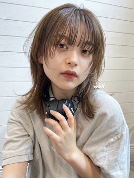 ディッセンバー 神宮前(December) カーキベージュ/レイヤーカット/前髪パーマ顔まわりレイヤー