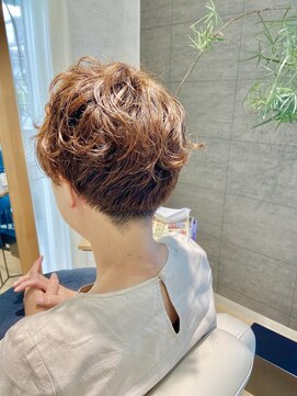 シー 東橋良店(She) ショートパーマスタイル 30代、40代、50代