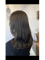 レイリー(LAiLy)&nbsp;セミロング　大人　可愛い　グレージュ