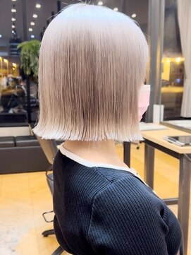 ロンドイディールバンダイ 新潟万代(Lond ideal) デザインカラー/ブリーチ/ハイトーン/ダブルカラー/新潟万代