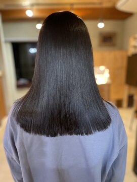 コモレビ(komorebi) 【嶋崎翔】美髪矯正で乾かすだけで叶う艶髪