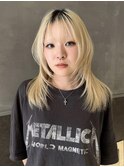 韓国レイヤーペールブロンド顔まわりカット