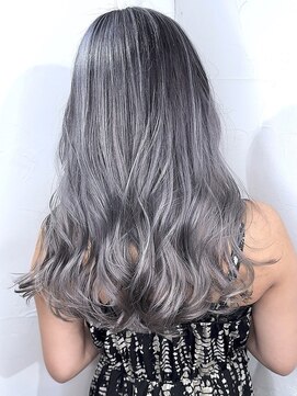 ブレイズヘアー(BLAZEhair) 【夏スタイル】ホワイトシャドールーツ×ブリーチ3回