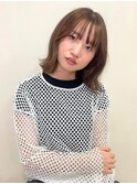 外ハネミディアムボブ/くびれ