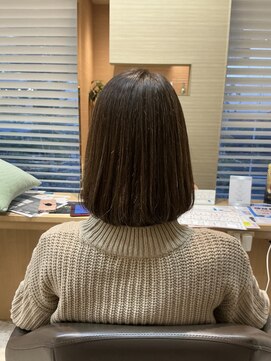 ウイバイファースト(u'i by first) ツヤとまとまりがいいワンレンボブスタイル