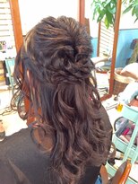 ロカット サロン(Roquat Salon)&nbsp;くるりんぱハーフアップアレンジ【ヘアセット/立川/立川南/袴】
