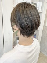 キャアリー(Caary)&nbsp;福山市美容室Caary 耳かけ丸みショート こなれヘア
