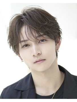 オーシャントーキョー シブヤジンナン(OCEAN TOKYO shibuya JINNAN) リバース毛流れセンターパート