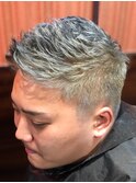 メンズ フェードスタイル アップバング シルバーカラー