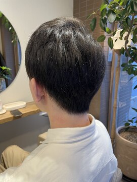 ジュアヘア(Jua hair) 襟足タイトふんわりショート