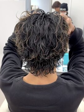 ビカム 名駅(become) 【黒髪サーフカールパーマ】センターパートツイストスパイラル