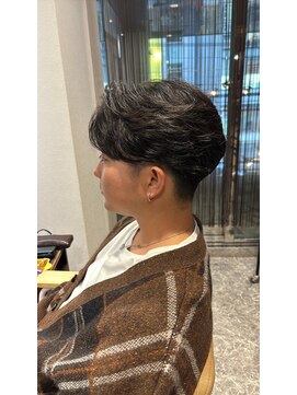 グラフィーサッポロ(Graphy sapporo) フェザーパーマメンズパーマメンズカットセンターパート